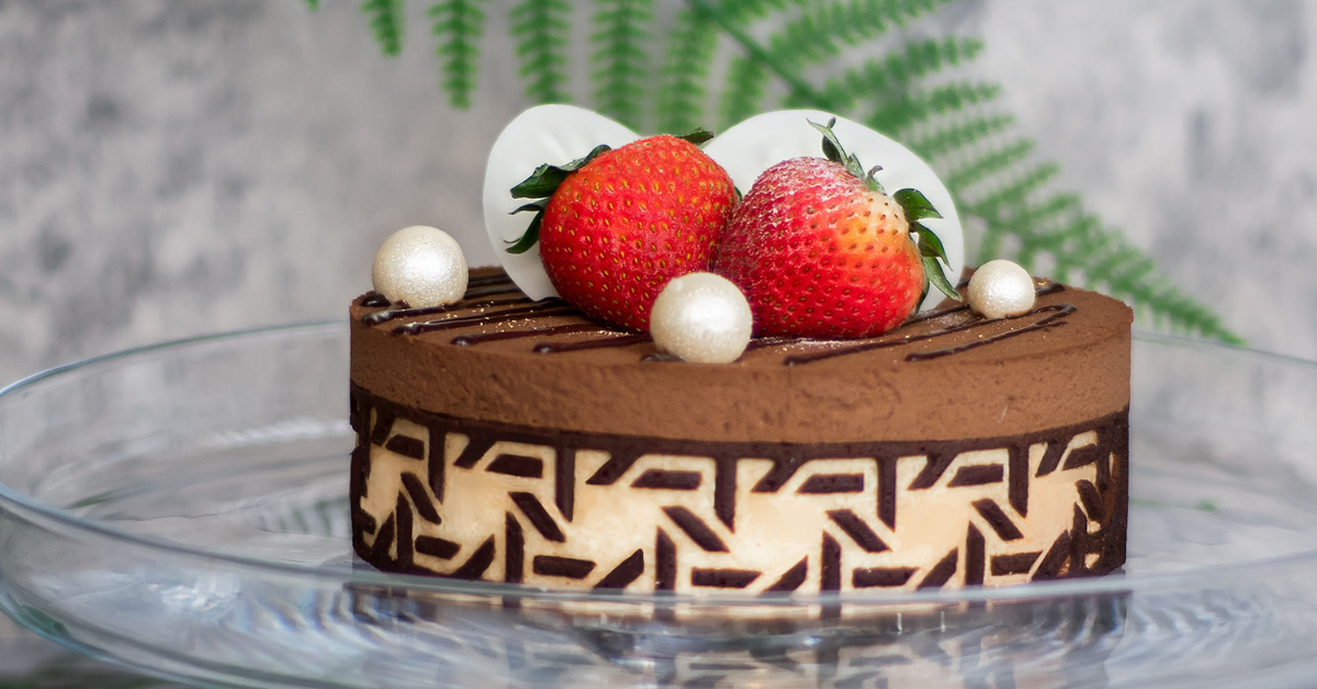 Atrium restaurant at holiday inn - Halal Bakery singapore