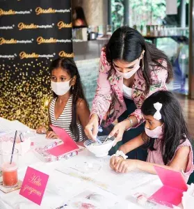 Fun for Kids: Organic Makeup Class